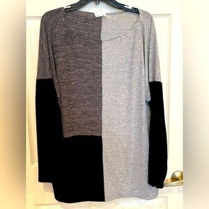 # Black/gray Color block knit top - 3X